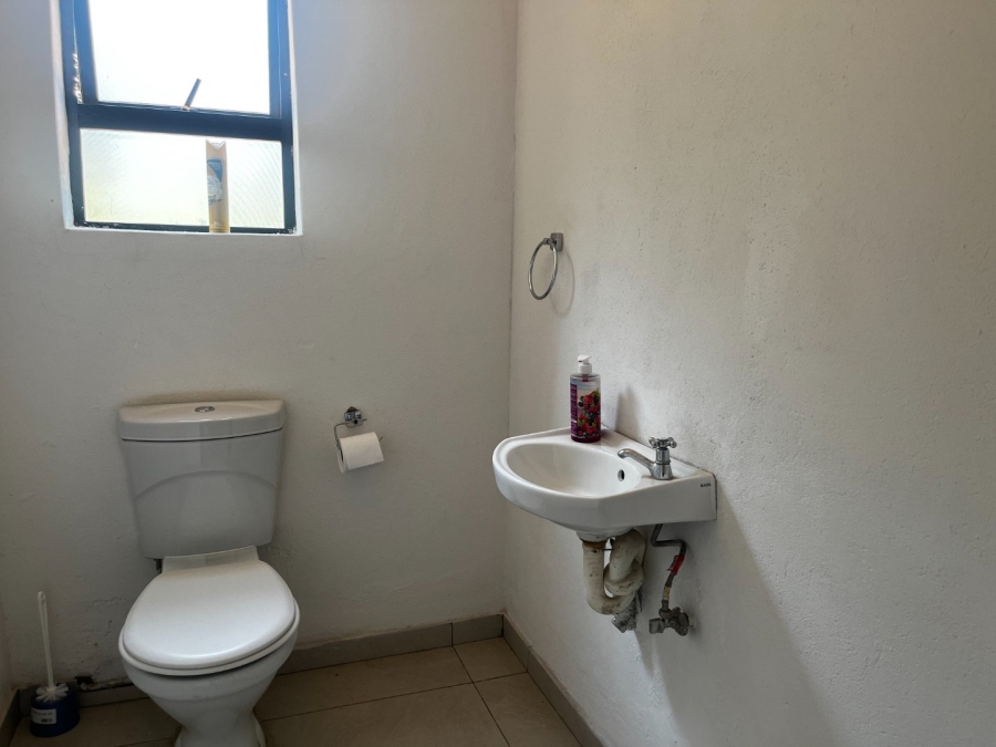 To Let commercial Property for Rent in Melodie North West